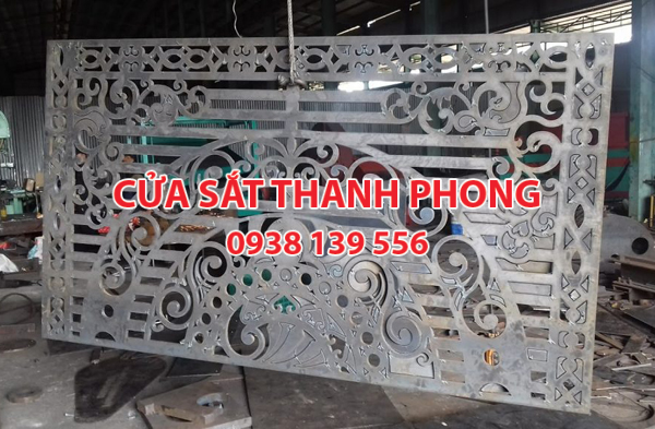 Mẫu cổng sắt CNC đẹp nghệ thuật