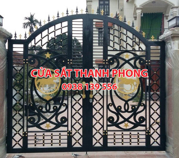 Mẫu cổng sắt CNC đẹp nghệ thuật